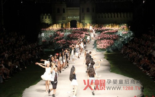 ������2014���ļ������Z(y��)����Ʒ�l(f��)����(hu��)�A�M��Ļ