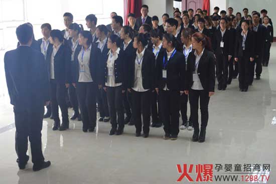 �y�ֲ��M(j��n)������(chu��ng)�����{(l��n)��