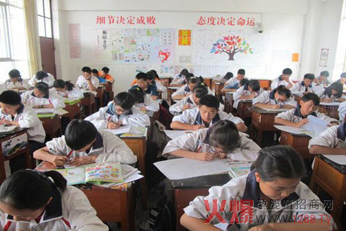 ؐ����������ӛ������ԇ�cDHA֮�g��΢���P(gu��n)ϵ