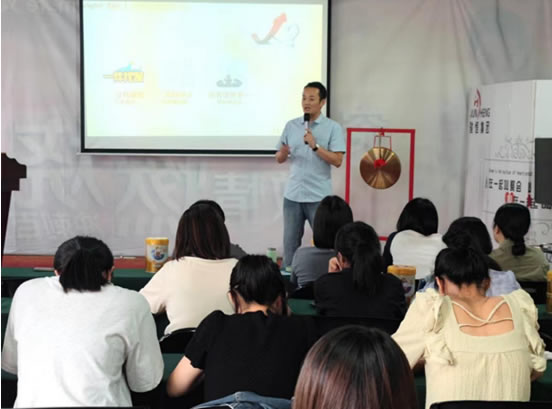 鑫琦.jpg 鑫琦.jpg