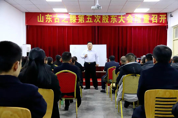 ɽ�|��֮������ιɖ|���¡���e��