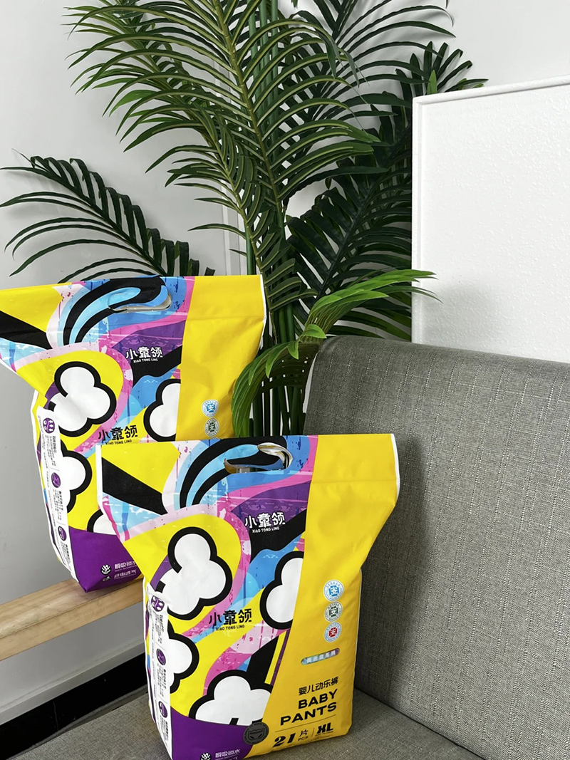 小童領(lǐng)嬰兒動(dòng)樂褲.jpg 小童領(lǐng)嬰兒動(dòng)樂褲.jpg