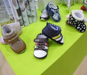 ������ؐ��ͯ��Ʒ����չʾ