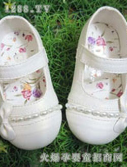 ���Ͳ���ɫŮͯЬ