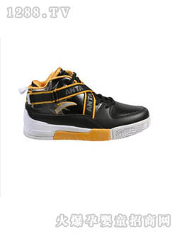 ��̤��ɫ�@��Ь