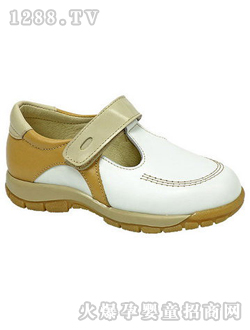 ���ǰ�ɫ���eЬ