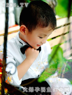 童話(huà)世界沉思的寶貝