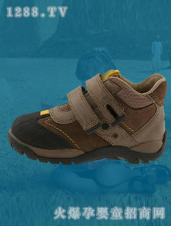 ������ɫ�\��Ь