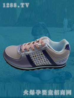 ������ɫ��ͯ���eЬ