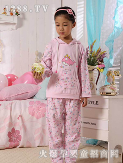 ��¶�ҷ�ɫ��ͯ�Ҿӷ�