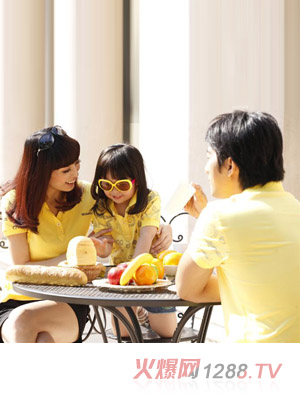 ��(��i)���Sɫ���e�H���b