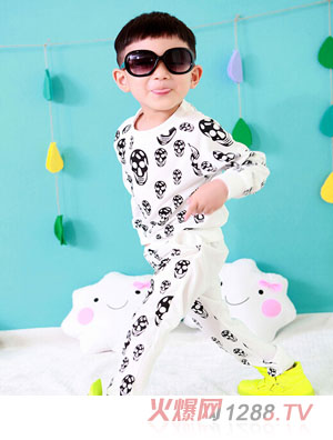 �ڴ�����С��ͯ�\(y��n)�����t�^���e���b��ɫ