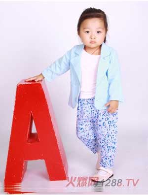 �Ͽ���Ůͯ�{(l��n)ɫ�L(zh��ng)��T��