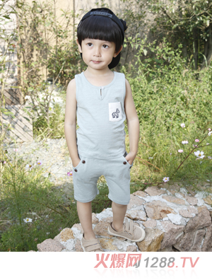 ���c�neͯ��Ů�����ļ����b�{(l��n)ɫ