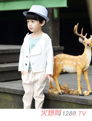 ���c(di��n)�neͯ���Ќ������b��ɫ